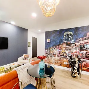  Apartment Tiger Lily United States